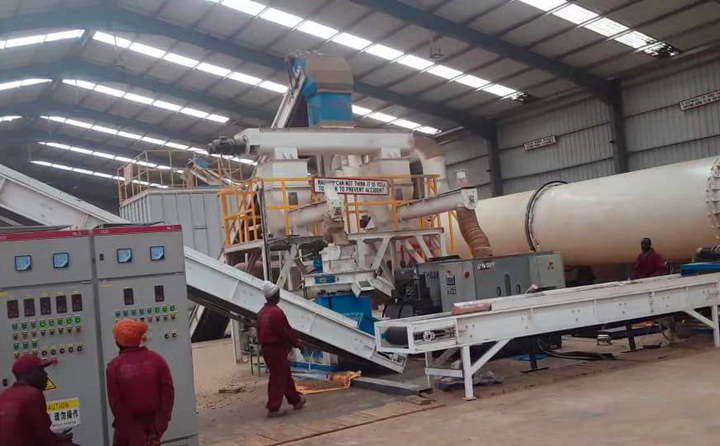 木屑制粒機生產線.jpg 木屑制粒機生產線.jpg